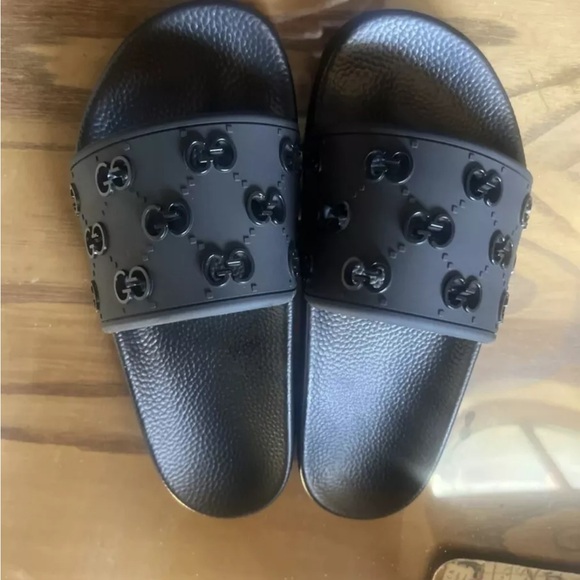 Gucci Rubber GG Logo Pursuit Slides for Men Sandals Size 10 with box and dust - Picture 3 of 10